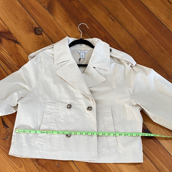 Calvin Klein Cream Cropped Double-Breasted Trench Jacket - Picture 8 of 9